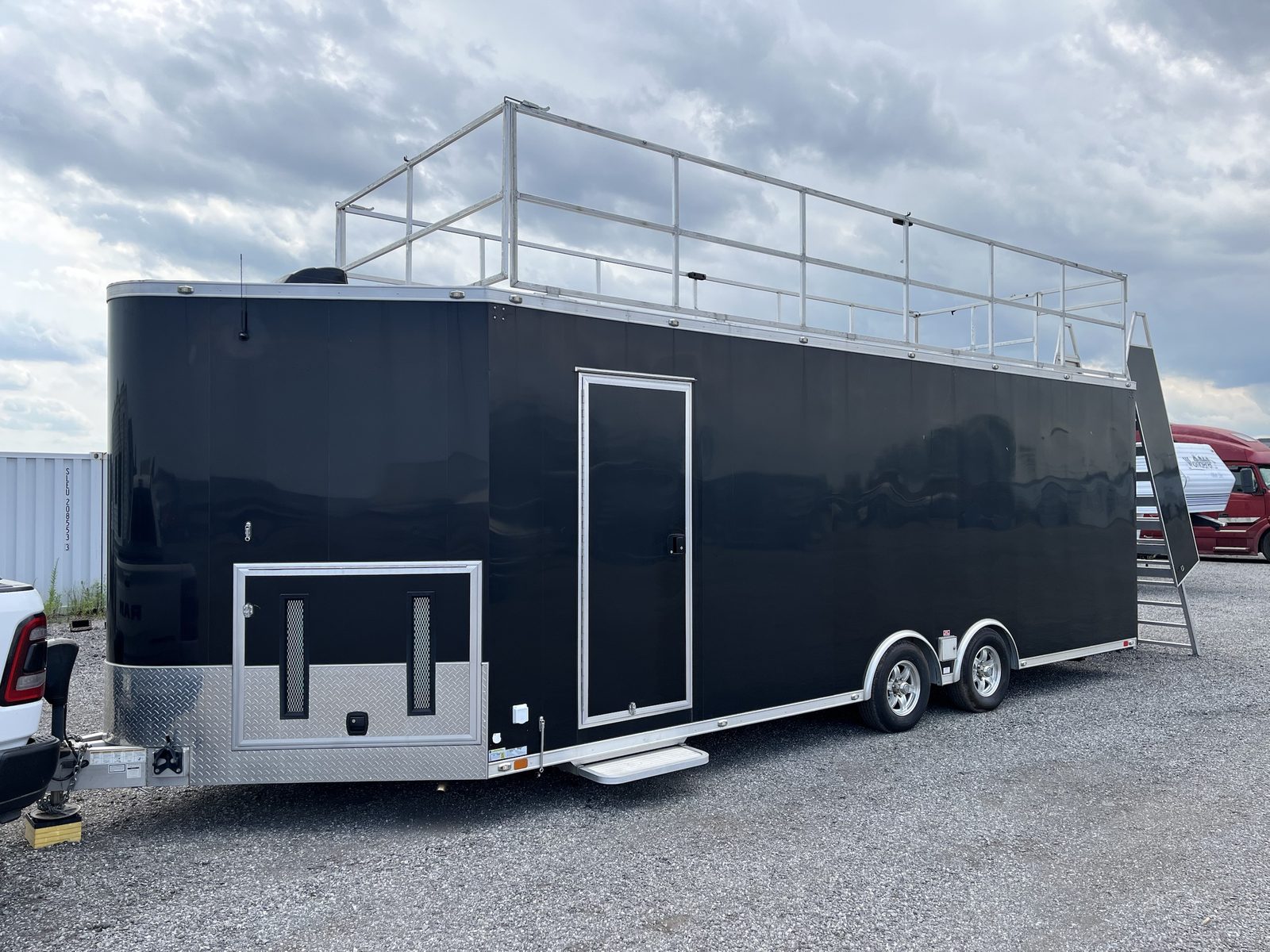 Glam trailer, exterior, closed and ready for transport